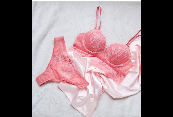 Reggiseno + Brasiliano in pizzo e tulle, coral pink